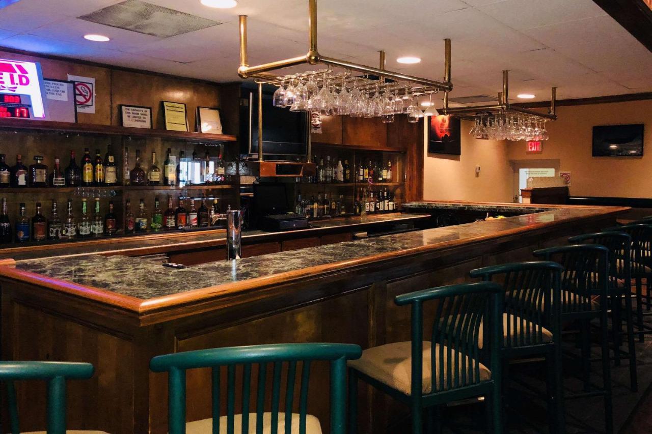 ホテル Wingate By Wyndham Wichita Airport エクステリア 写真
