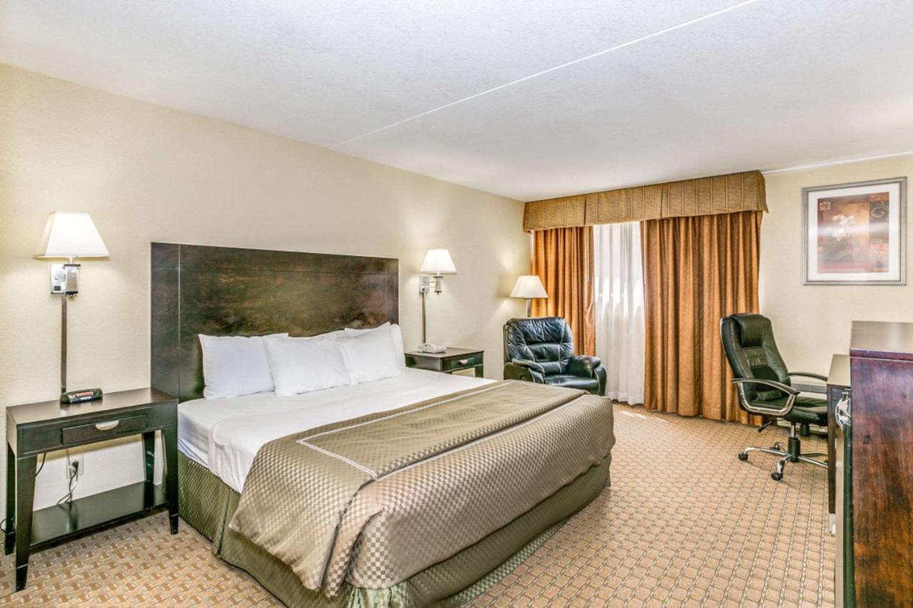 ホテル Wingate By Wyndham Wichita Airport エクステリア 写真